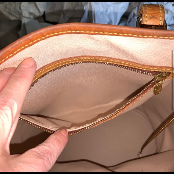 SOLD Authentic vintage Louis Vuitton GM bucket bag - Picture 5 of 9